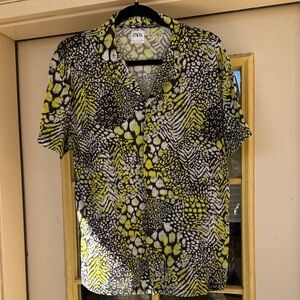 Zara Men's Vibrant Black and Yellow Shirt